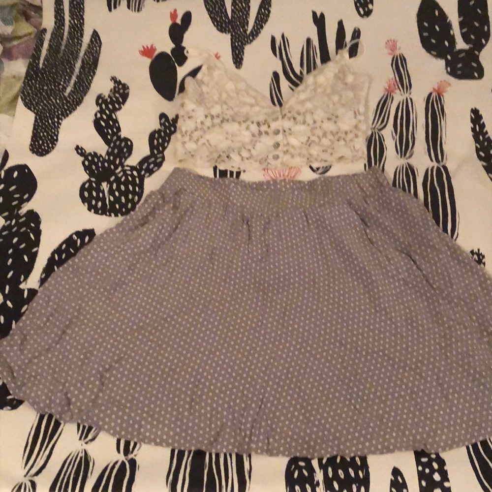 Poka-dot skater skirt.